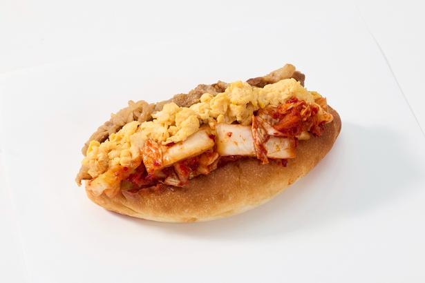 もみだれ焼肉 獅子楼の「肉玉キムチドッグ」(950円) 提供:株式会社東京ドーム
