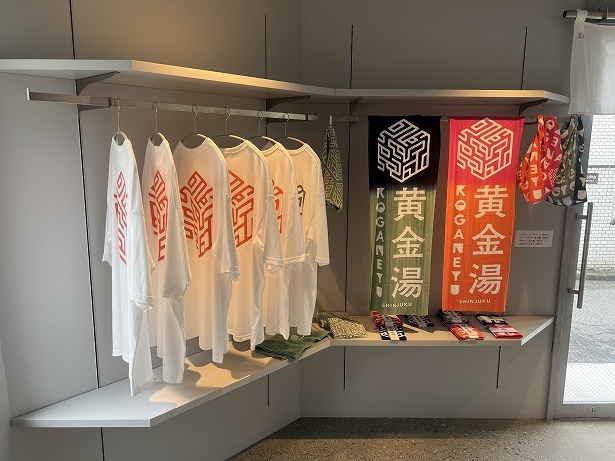 Tシャツやてぬぐいなどのオリジナルグッズを販売