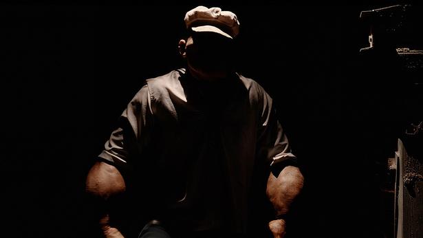 【写真を見る】世界中で愛されている人気キャラクターのポパイが、殺人鬼になって大暴れする『ポパイ・ザ・スレイヤー・マン』