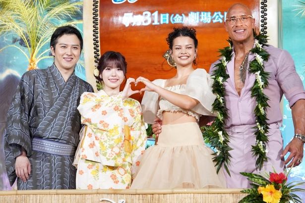 【写真を見る】『モアナと伝説の海』のジャパンプレミアにキャサリン・ランガイア(モアナ役)、ドウェイン・ジョンソン(マウイ役)、TSUZUMI(ME:I／モアナ役日本版声優)、尾上松也(マウイ役日本版声優)が登壇！
