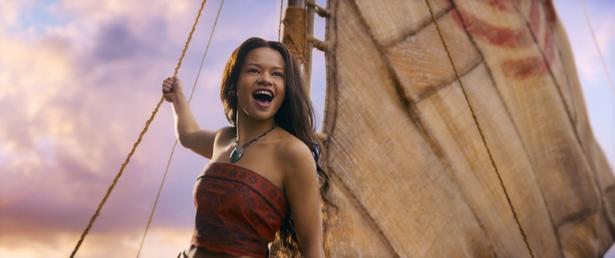 『モアナと伝説の海』のモアナ役は全世界3万⼈超の候補者から選ばれた18歳の新⼈キャサリン・ランガイア