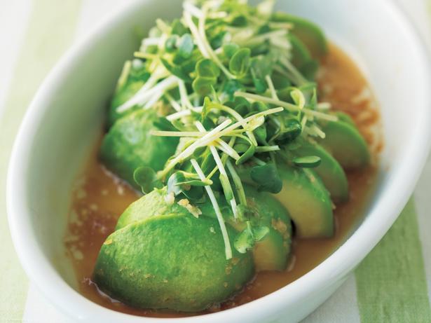 アボカドの中華レンジ蒸し レシピ考案／関岡弘美　撮影／砂原文