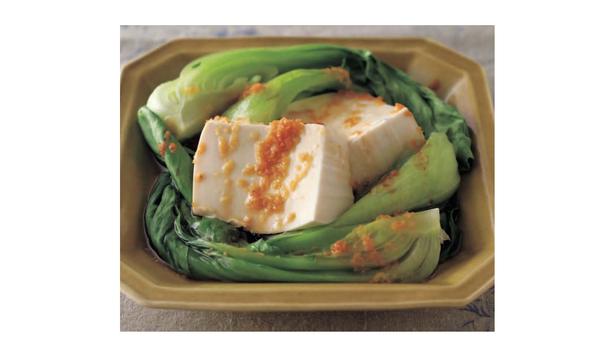 ごま油がほんのり香るしょうがじょうゆで「チンゲンサイと豆腐のレンチン蒸し」 レシピ考案/今井亮 撮影/高杉純