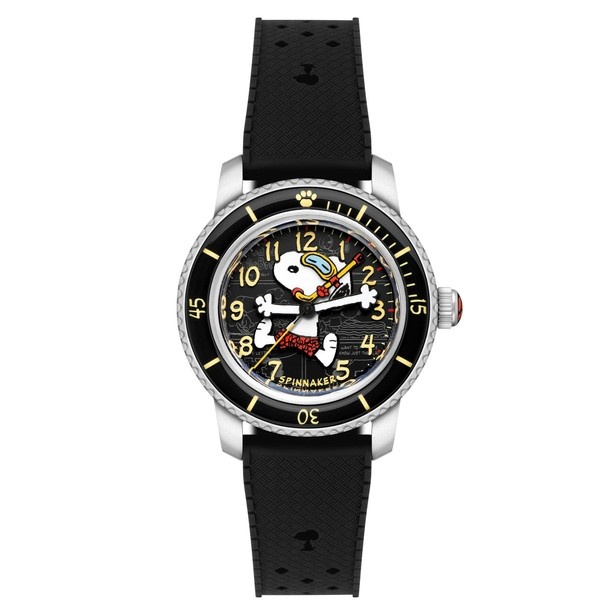 朝靄の海を思わせる「SP-5186-01 SHADOWED STEEL」(9万3500円)