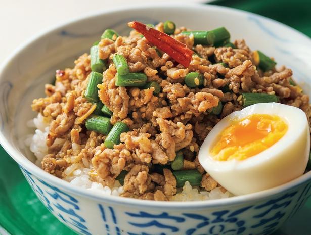 麻辣そぼろ丼 レシピ考案／りん　撮影／難波雄史