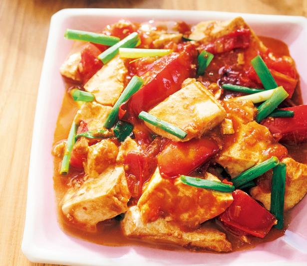 甘辛酸っぱいたれがからんだ豆腐がとろっとろ！ レシピ考案／本田明子　撮影／難波雄史