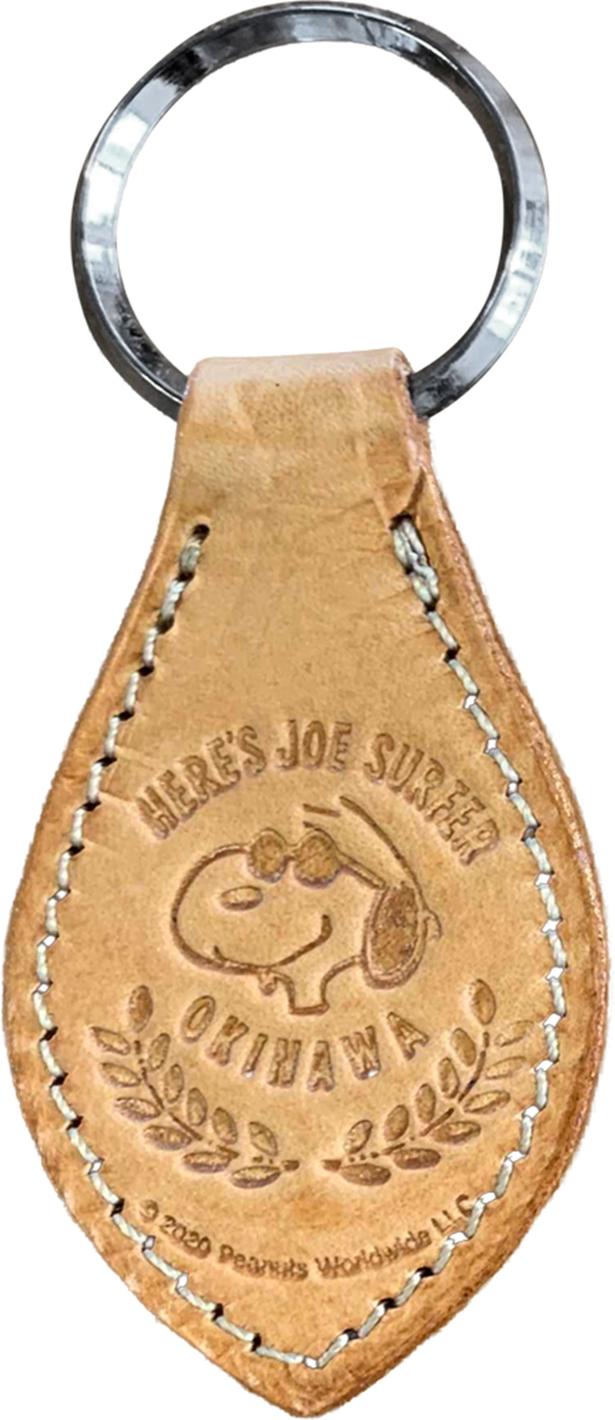 沖縄限定のレザーステッチキーチェーン。「HERE'S JOE SURFER OKINAWA」の型押しが入っている