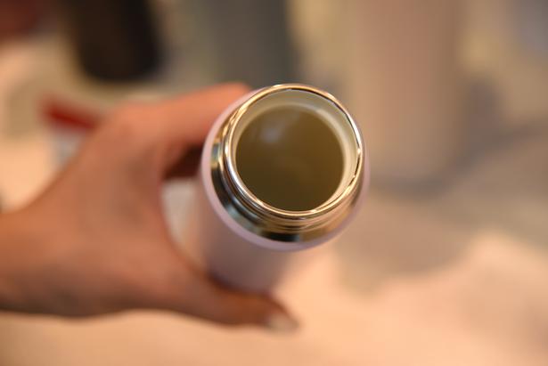 ボトル内面には撥水性が高い「セラクリーンコート」を採用 撮影：ソムタム田井