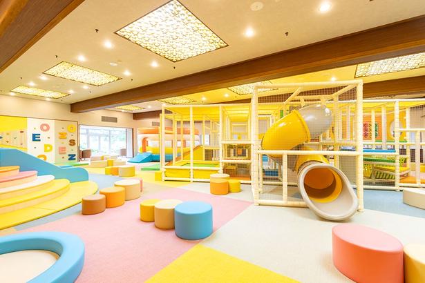 大型立体遊具やボルダリングなどがある「キッズパーク」