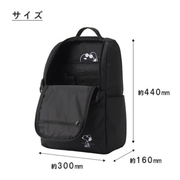 Mサイズ。15インチまでのPC対応のクッションポケット付き。底面にもクッション中敷きを使用している