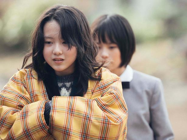 漫画の腕に絶対の自信を持つ藤野と、彼女に憧れを抱きながらも圧倒的な画力を秘めた京本が初めて出会うシーン