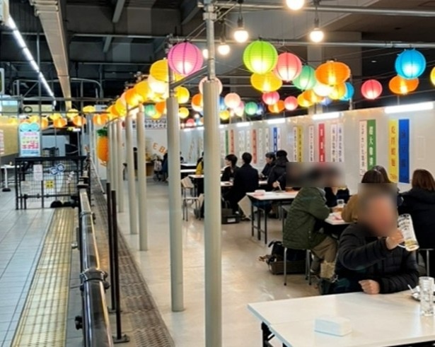 過去に開催した「JR名古屋駅1番線企画」の客席の様子