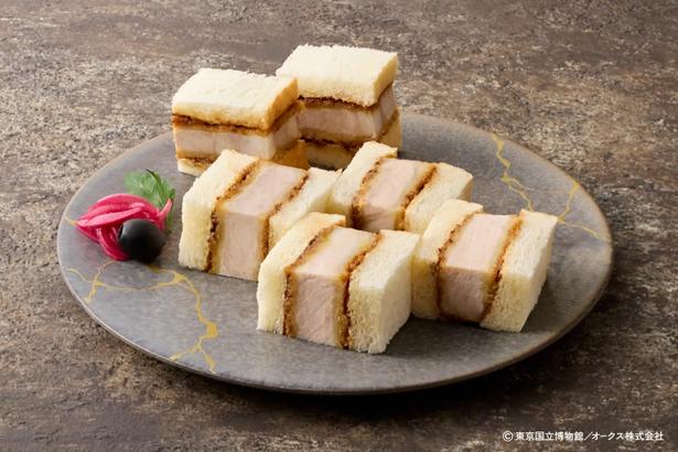 東博カツサンド。贅沢な厚みを、柔らかなパンとともに　　