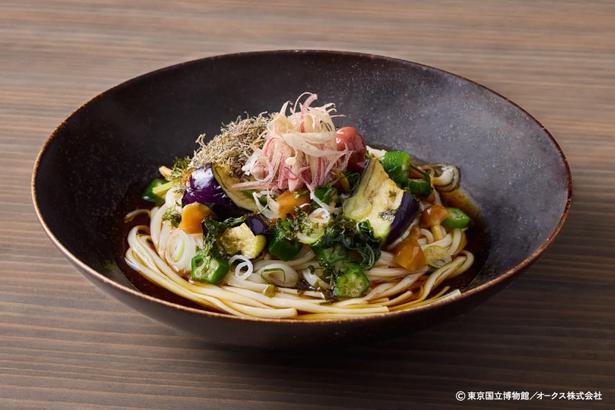 薬味冷やしうどん。薬味の芳醇な香りをひと皿に