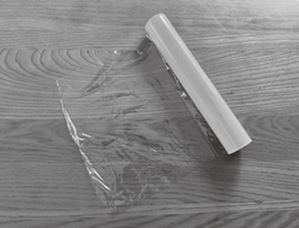 食品用ラップ：皿に敷いて／ケガの応急処置に （C）タイチョー、みぞぐちともや