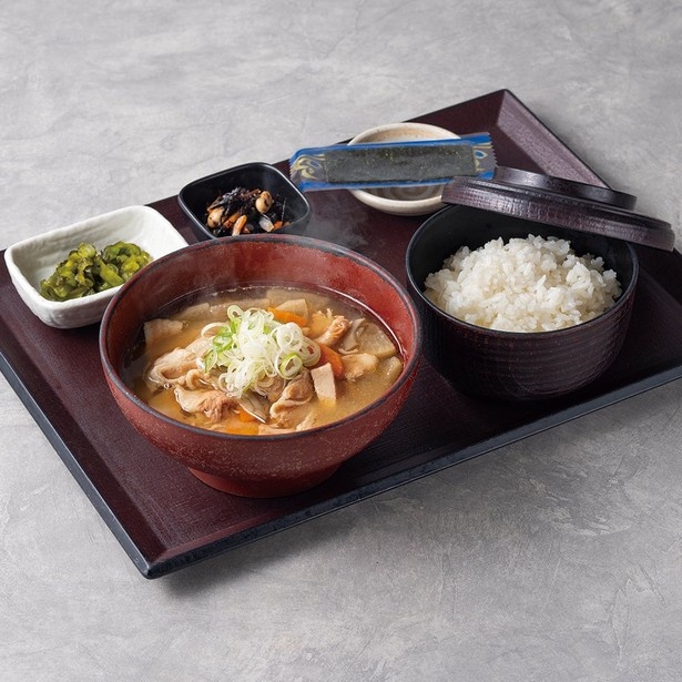 世代や性別を問わず人気!初藤の「豚汁定食」(790円)