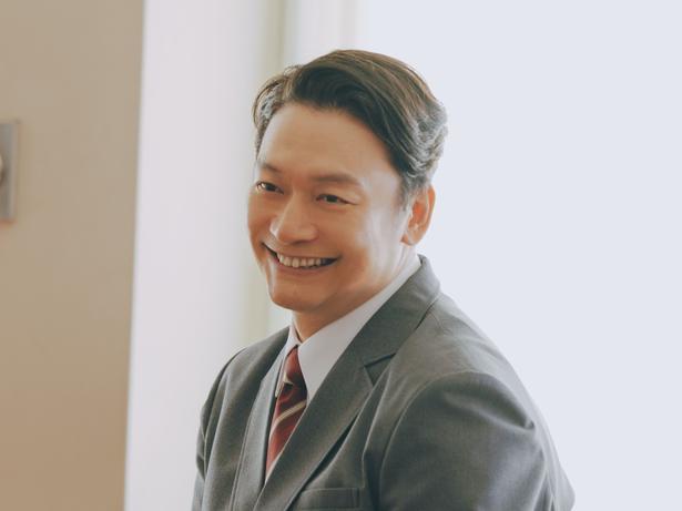 父・家谷一郎役の香取慎吾さん