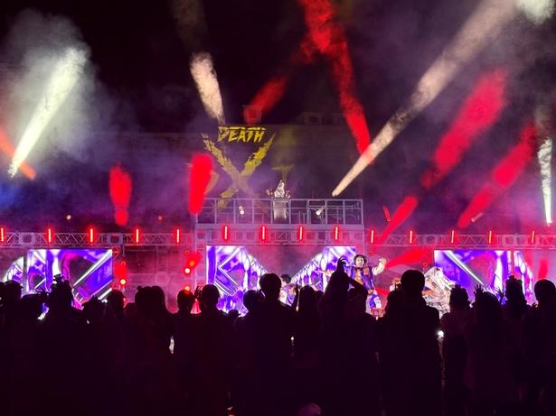 DJ Xがゲストにショーの楽しみ方を伝授