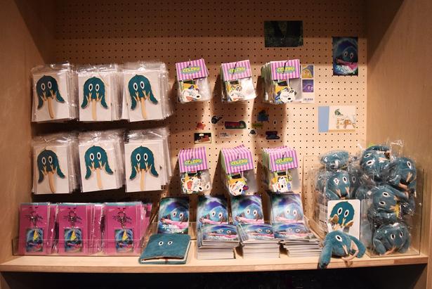 オリジナルグッズショップも営業中 撮影：ソムタム田井