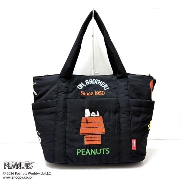 スヌーピーやウッドストック、PEANUTSロゴの刺しゅう入り
