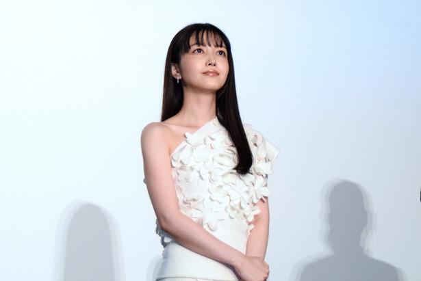 ミュージカル公演の主役で声楽科のエース・桐原春菜役の久保史緒里さん