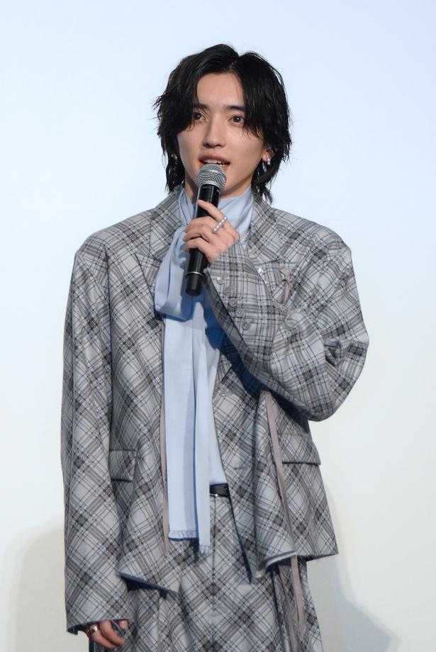 無事に配信開始日を迎え、安堵の表情を浮かべる道枝駿佑さん