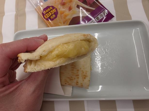 2種のチーズとハニーメープル入りのお芋のフィリングは絶妙な甘じょっぱさで食べ応えも◎
