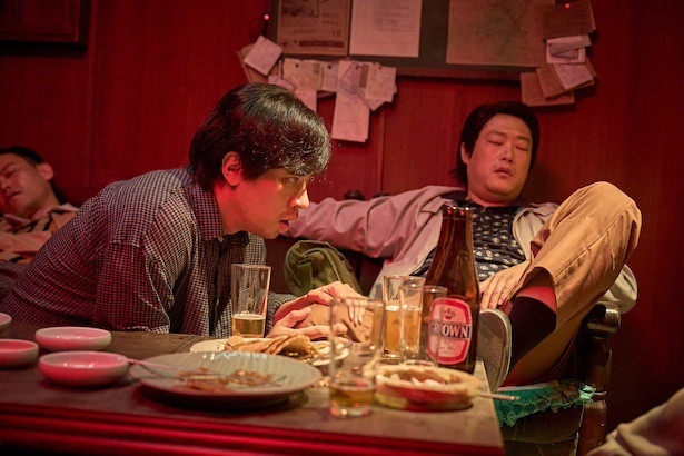 製工場の社長ペク・チュサン(イム・ソンジェ)とイム・ヨンギュ(パク・ジョンミン)