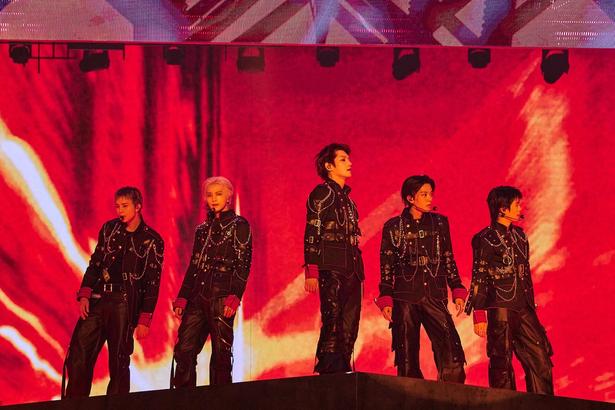 「NCT 127 5TH TOUR ‘NEO CITY : SEOUL –THE REDLINE’」より