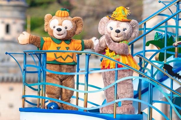 【写真】パンプキンの仮装姿がかわいすぎ！ダッフィーとシェリーメイも船に乗って登場