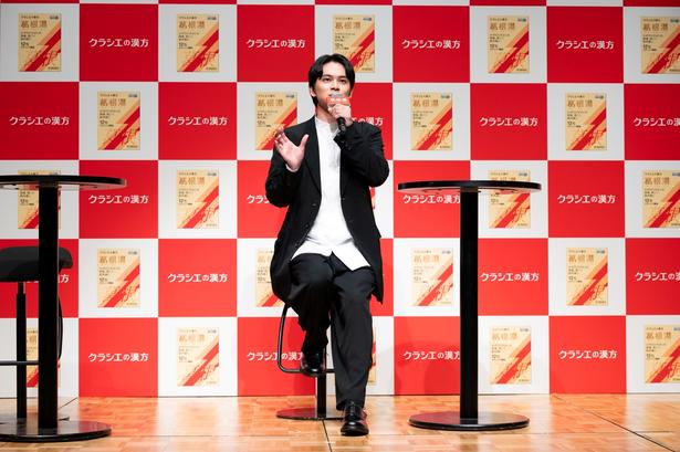 CM撮影時のエピソードや裏話を軽快にトーク
