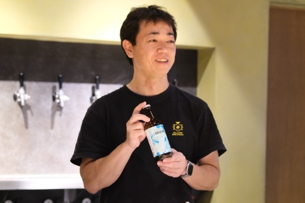 島の仲間たちとともに試行錯誤をした末、着目したのが“クエン酸”だった！ 画像提供：ISLAND BREWERY