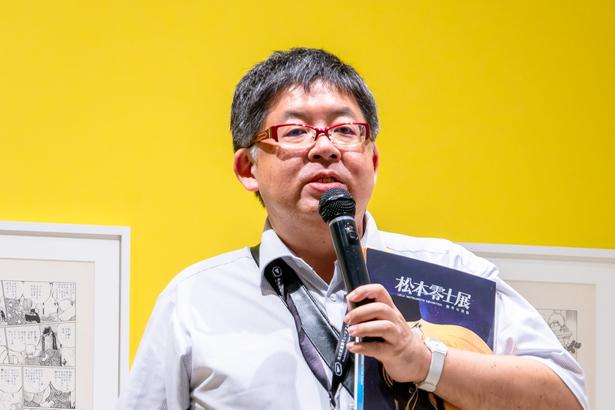 「この規模で松本先生の原画が見られるのは、本展が初めて。全体の構成としましては、松本零士先生が夢を叶えるその旅路を、しっかり原画で追っていく構成になっています」と、展覧会の魅力をわかりやすく解説してくれた、北九州市漫画ミュージアムの表智之さん