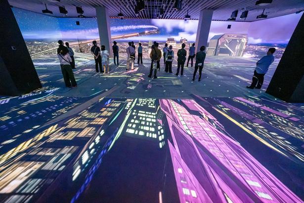視界いっぱいに広がる銀河鉄道999の世界は圧巻!