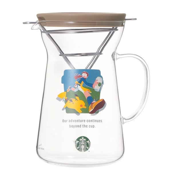 フタをドリッパー置きとして使える「Pokemon + STARBUCKS グラスドリップコーヒーメーカー コーヒーアドベンチャー」(4900円)