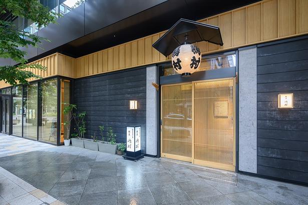 八重洲仲通りに面している「割烹 嶋村」店舗入り口