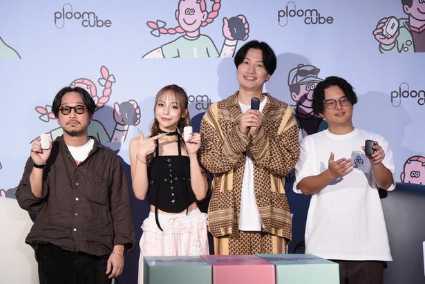 【写真を見る】山添寛さんと鈴木ユリアさんが、全館喫煙可能なポップアップストアの魅力をアピール