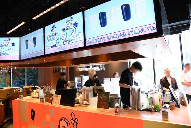 3階では「VIP CACAO CAFE」が営業中