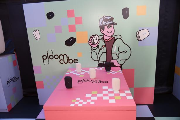 キューブを狙ってリングを投げる「CUBE de WANAGE」