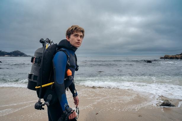 『クジラに落ちた男』でマッコウクジラの中でサバイバルをしていく主人公ジェイを演じたオースティン・エイブラムス