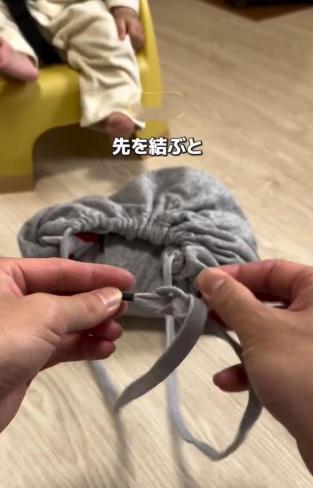 紐の先を結ぶ▶ちょっとしたお出かけにおすすめな…（⇒次へ） tumufu_fu_kurashiさんのInstagramより