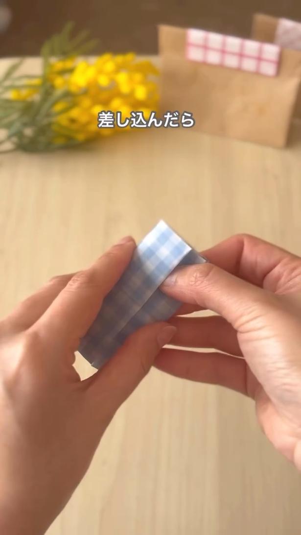 隙間に差し込む▶これで…（⇒次へ） michi.kurashiさんのInstagramより