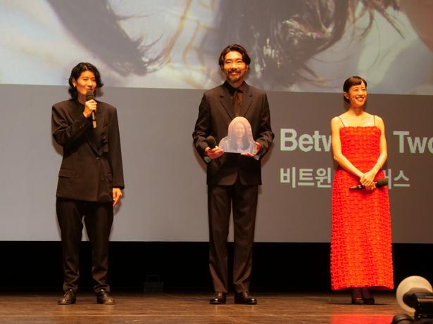 ワールドプレミア上映の舞台挨拶に登壇した柄本佑、石橋静河、広瀬奈々子監督