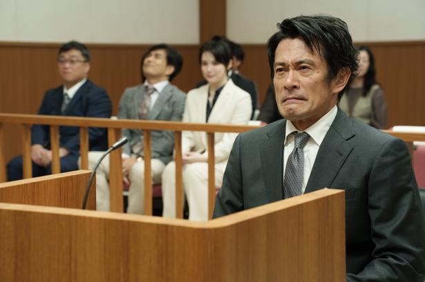 無実の罪によって逮捕された、不動産会社の社長・藤堂繁(内野聖陽)