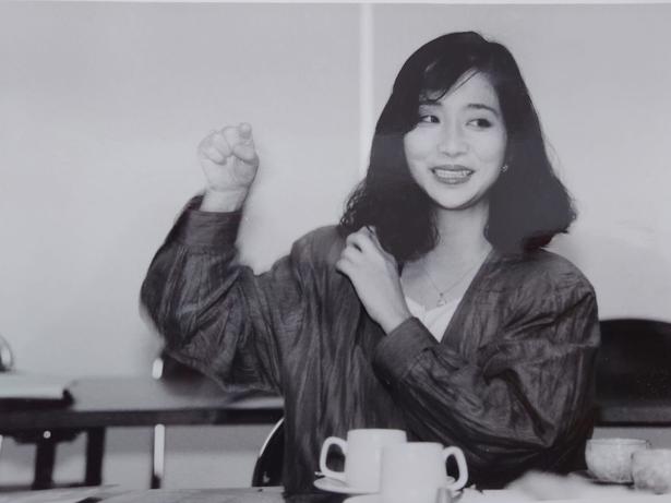 【写真を見る】日本初のハラスメント裁判を起こした当時の晴野まゆみ