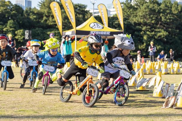 「ストライダーエンジョイカップ」では子どもたちが真剣勝負!