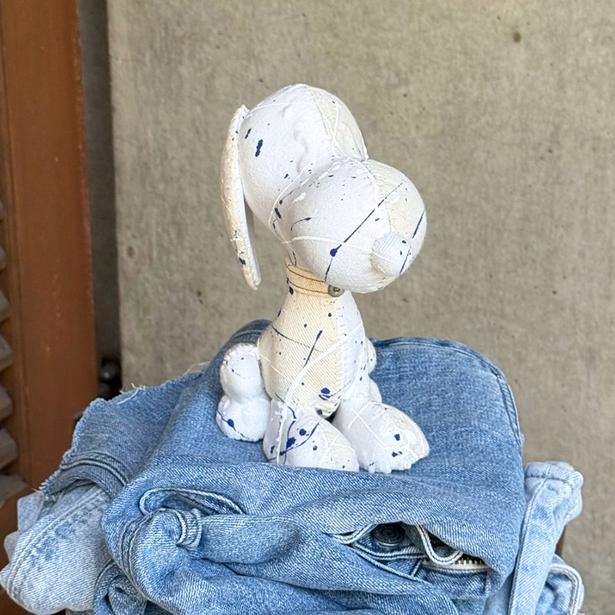 「TEXTILE ペイントフィギュア スヌーピー S」(13万2000円)