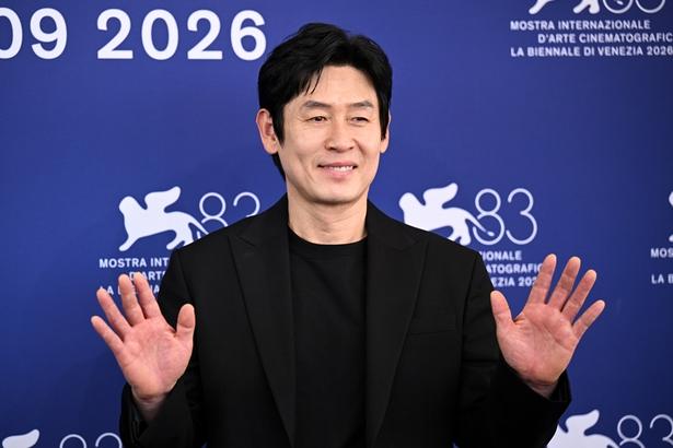 『オアシス』(02)以来、24年ぶりにソル・ギョングとイ・チャンドン監督がタッグを組む