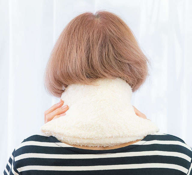 この季節から冷えには注意を！ 肩こりや頭痛も軽減する「首の温め方」【川嶋 朗先生が指南】（3）