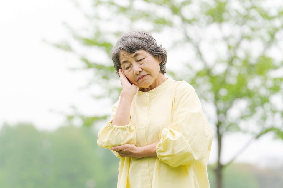 歯周病、睡眠不足、カビが、認知症を引き寄せる？ 【認知症予防の新常識】（2）